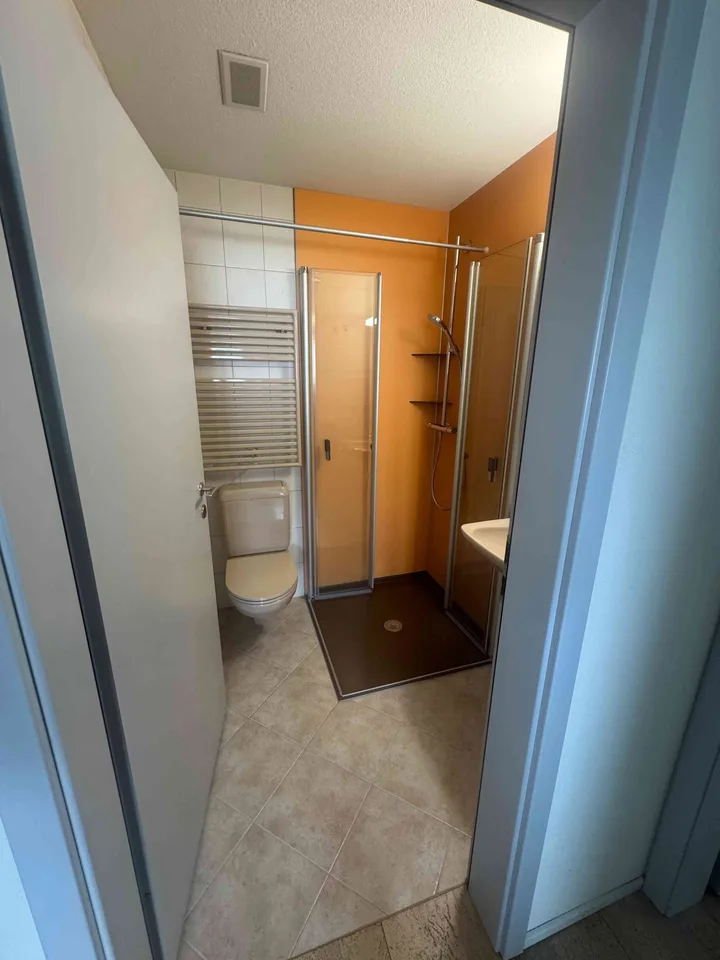 Attraktive 4.5-Zimmerwohnung in Hüttikon mit 2 Tiefgaragenplätzen