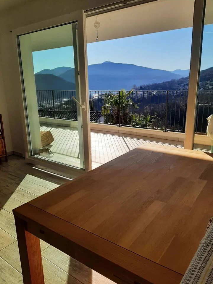 Appartamento moderno di 3,5 locali con vista panoramica