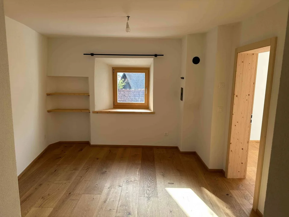 Erstbezug nach Sanierung– 4-Zimmer-Wohnung mit Wintergarten