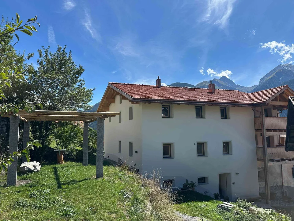 Erstbezug nach Sanierung– 4-Zimmer-Wohnung mit Wintergarten