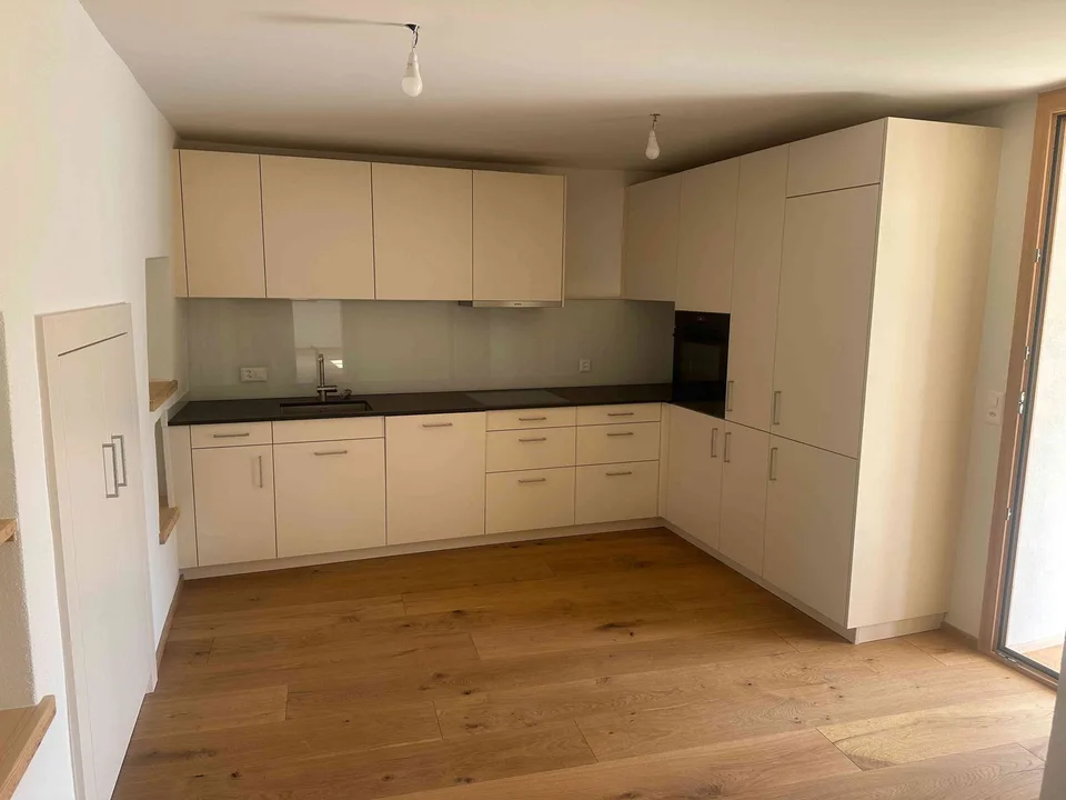 Erstbezug nach Sanierung– 4-Zimmer-Wohnung mit Wintergarten