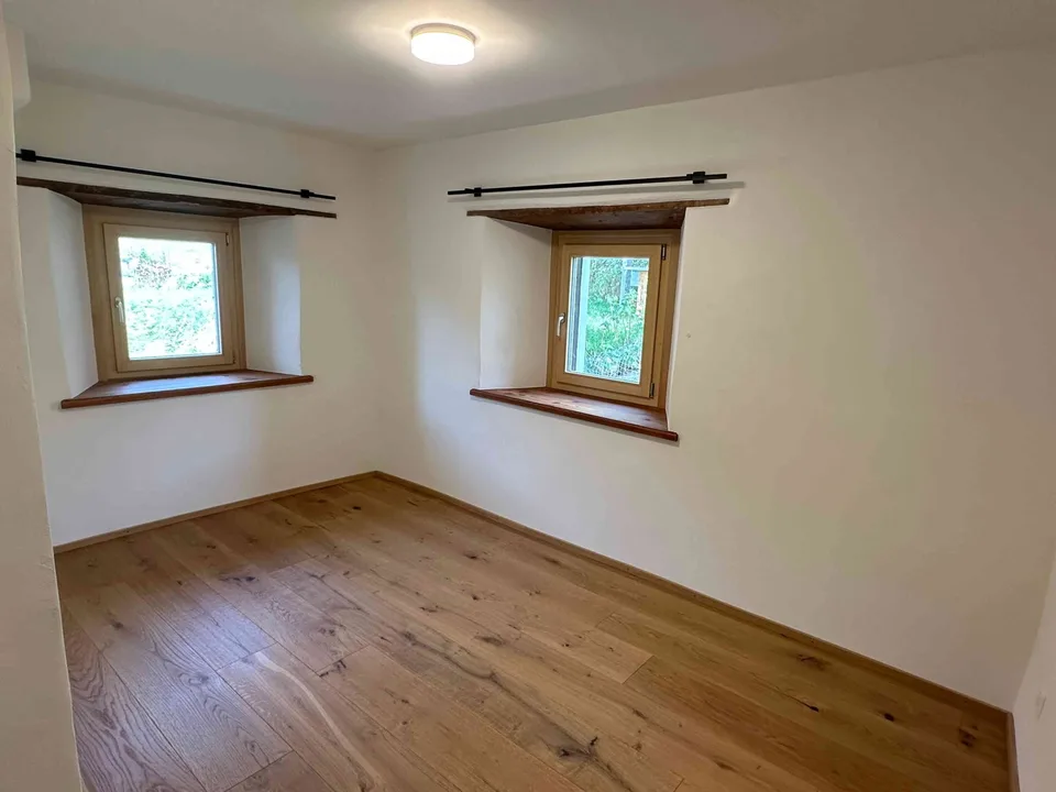 Erstbezug nach Sanierung– 4-Zimmer-Wohnung mit Wintergarten