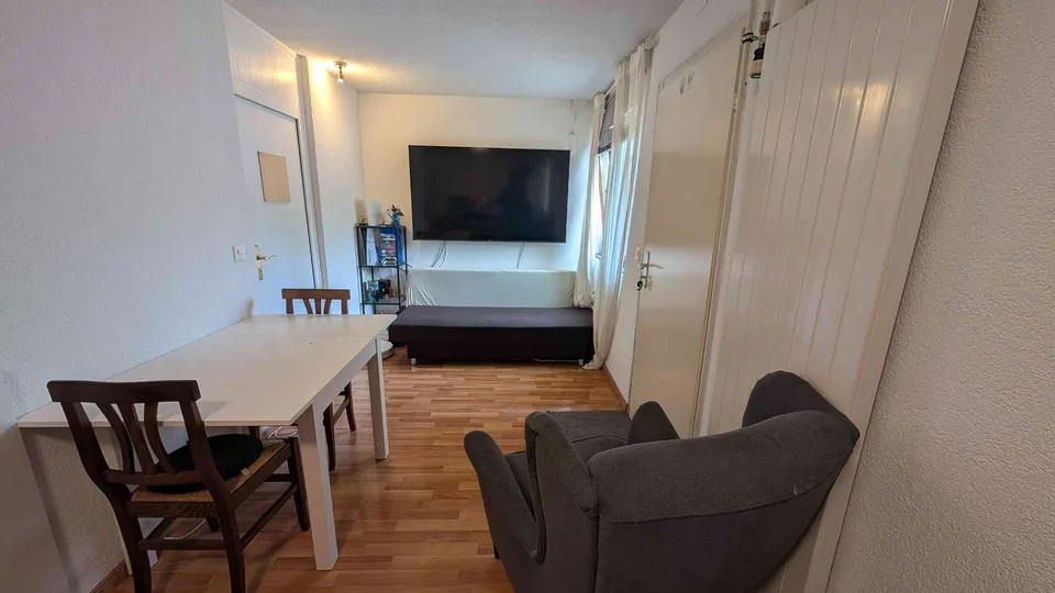 Möbelierte 1,5 Zimmer Wohnung