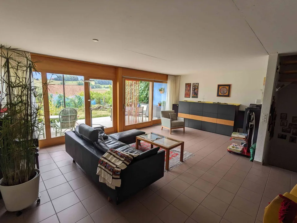 5,5-Zimmer-Reihenhaus mit Alpenpanorama, Garten & Wintergarten