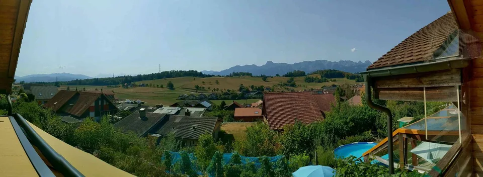 5,5-Zimmer-Reihenhaus mit Alpenpanorama, Garten & Wintergarten