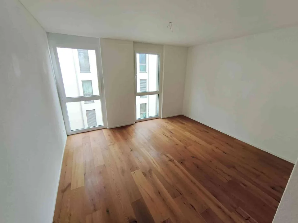 2.5-Zimmer-Wohnung, Baujahr 2023, PP mit E-Ladestation in Sennwald SG