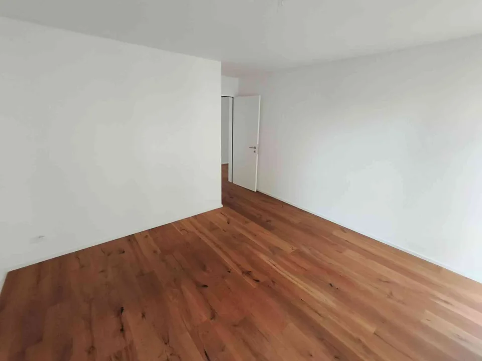 2.5-Zimmer-Wohnung, Baujahr 2023, PP mit E-Ladestation in Sennwald SG