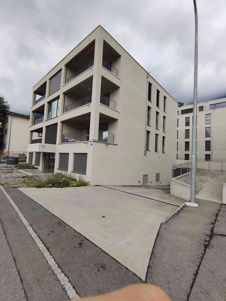 2.5-Zimmer-Wohnung, Baujahr 2023, PP mit E-Ladestation in Sennwald SG