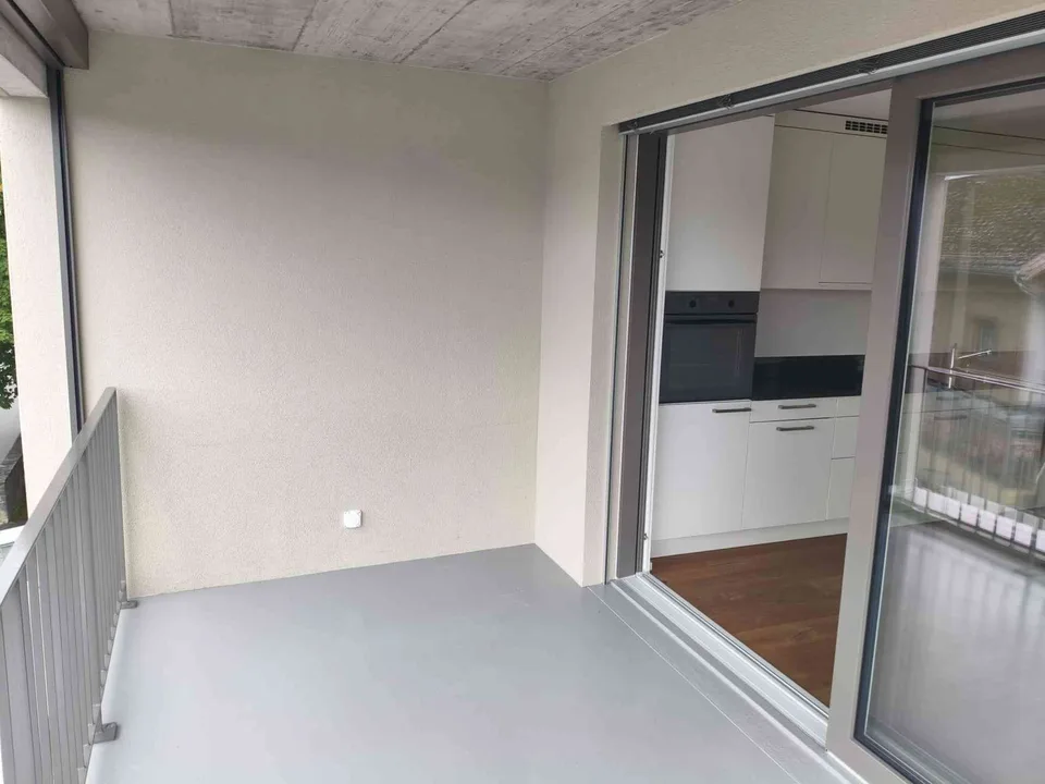2.5-Zimmer-Wohnung, Baujahr 2023, PP mit E-Ladestation in Sennwald SG