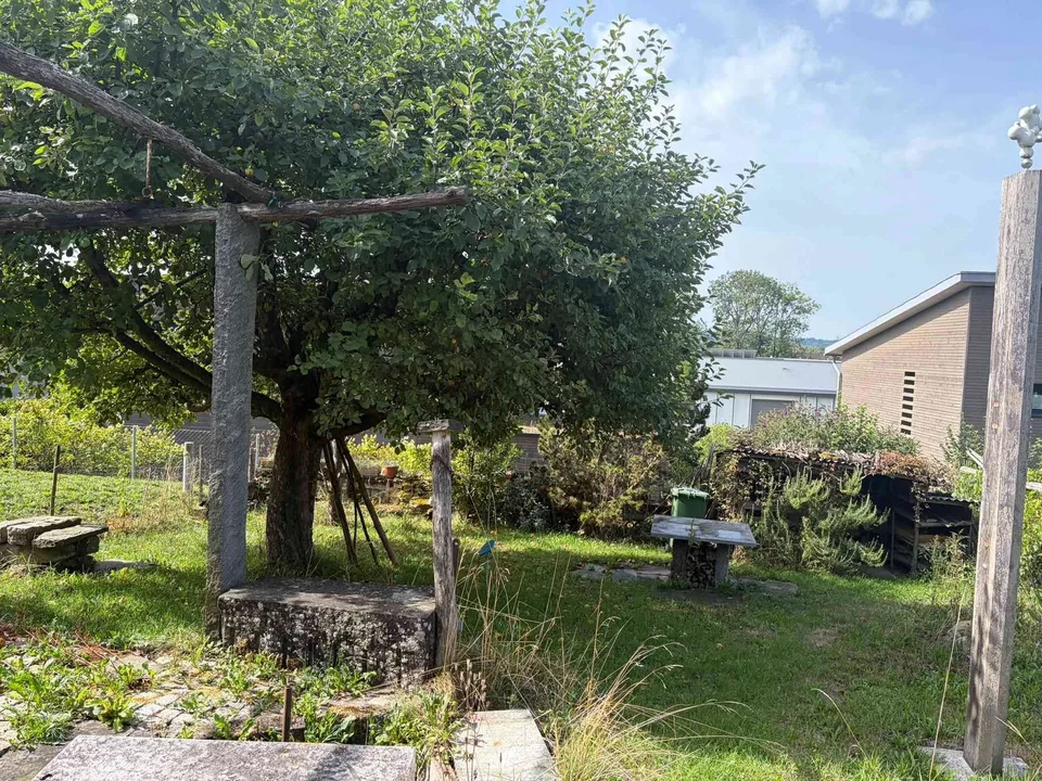 Charmantes 3.5-Zimmer-Reihenhaus mit grossem Naturgarten