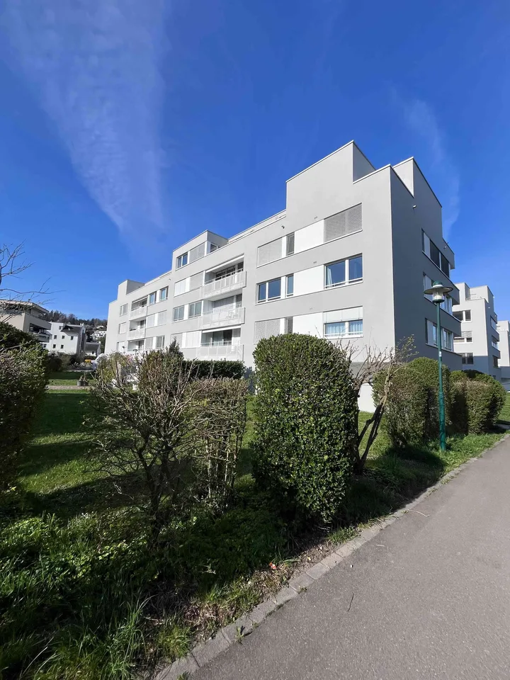 Helle, moderne 3.5-Zimmer Wohnung mit Balkon - ab November 2026