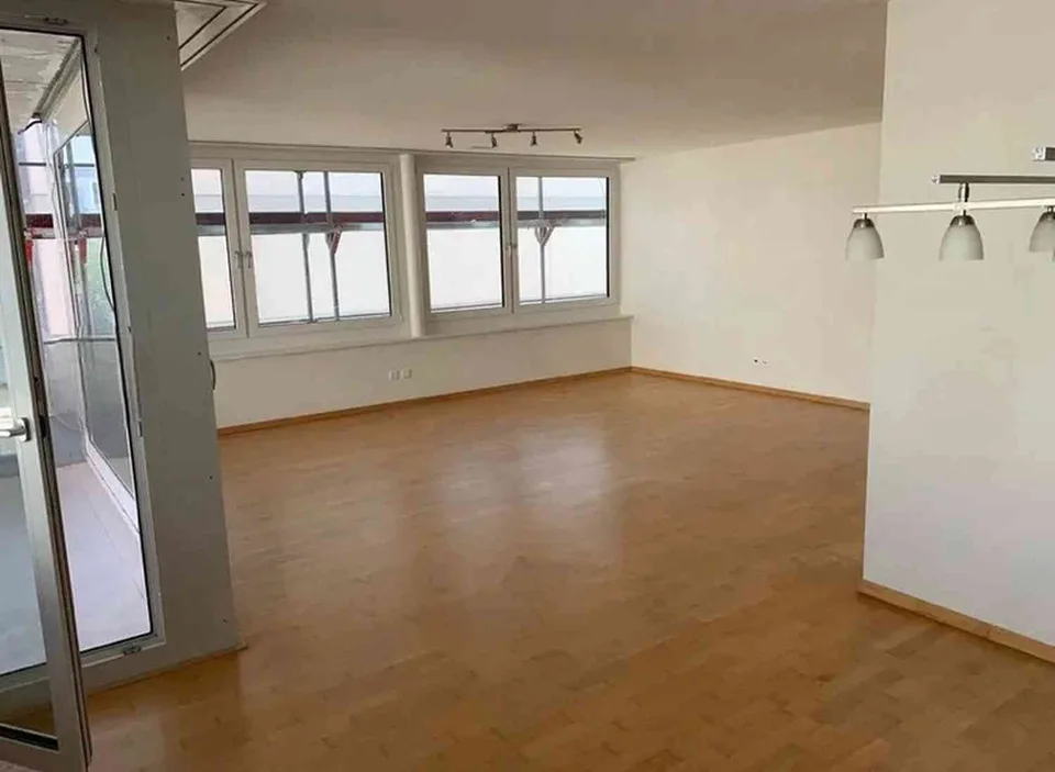 Helle, moderne 3.5-Zimmer Wohnung mit Balkon - ab November 2026