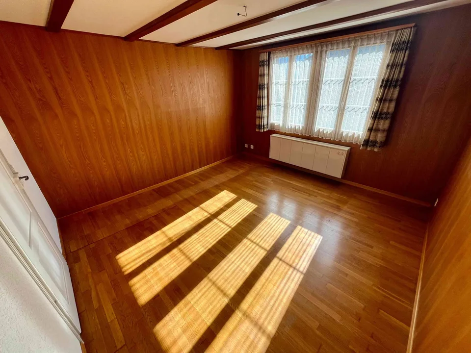 Gemütliche 3.5-Zimmer-Wohnung mit Altbaucharme und Alpenblick in Heimb