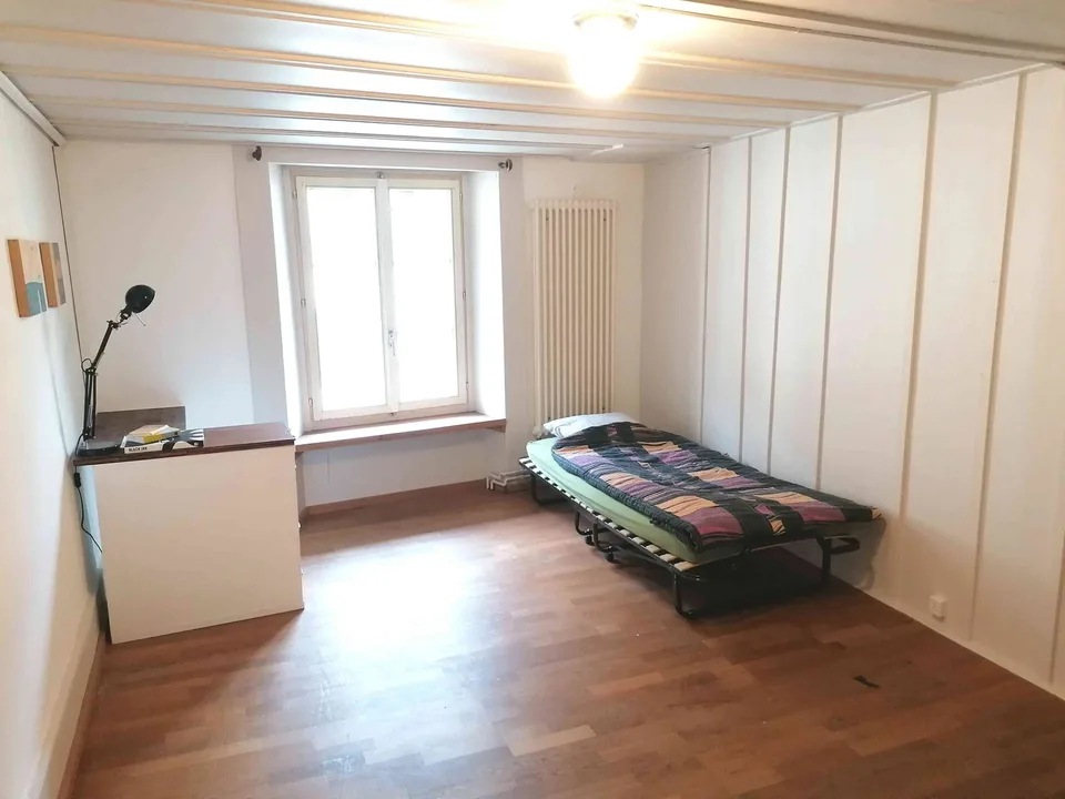 Charmante 5.5-Zimmer-Altbauwohnung im Herzen von Erlach – befristet