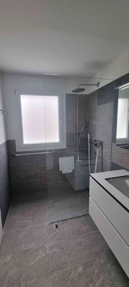 Helle 2.5 Zimmer Attikawohnung