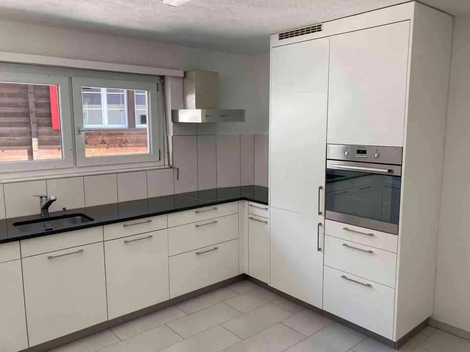 helle grosszügige 3-Zimmer-Wohnung ohne Parkplatz