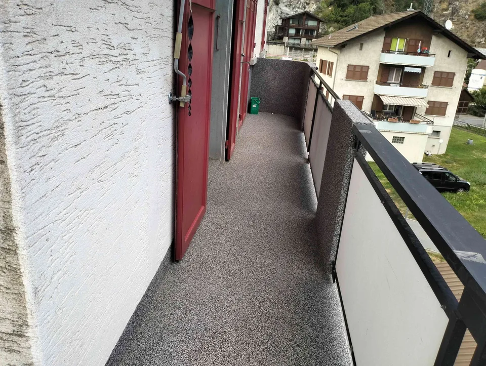 Charmante 4.5-Zimmer-Wohnung mit Balkon und herrlicher Aussicht in Lalden – foto 10 di 13