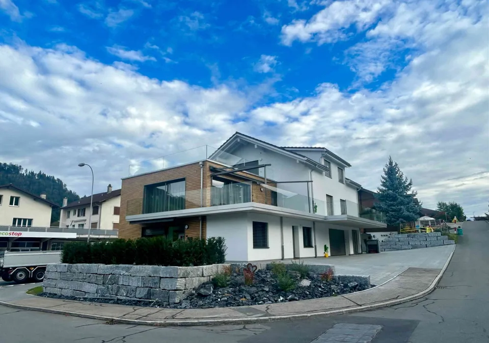 WUNDERSCHÖNE 3.5 ZIMMER EG-WOHNUNG IN HASLE