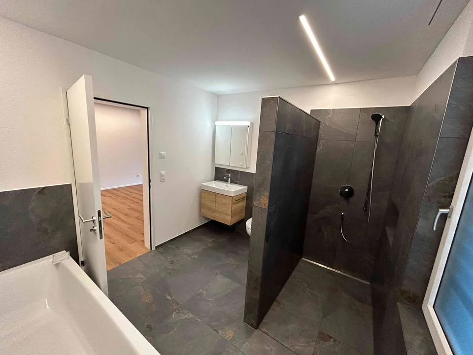 WUNDERSCHÖNE 3.5 ZIMMER EG-WOHNUNG IN HASLE