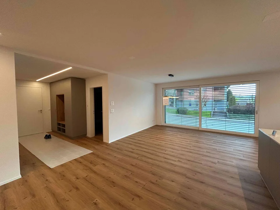 WUNDERSCHÖNE 3.5 ZIMMER EG-WOHNUNG IN HASLE