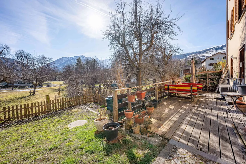 Maisonette Wohnung in Zweifamilienwohnhaus mit Terrasse und Garten