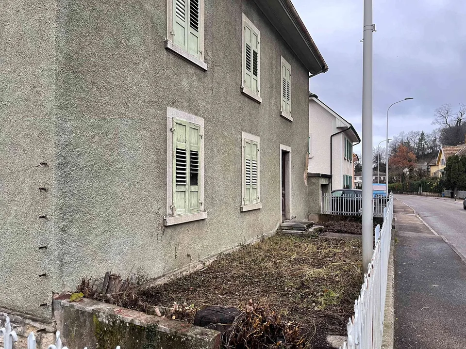 4-Fam.Haus mit Baubewill./Maison a 4families avec permis de construire – foto 2 di 3