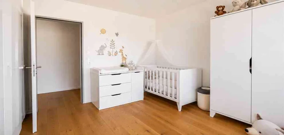 Exklusive 4.5-Zimmer-Maisonette-Attikawohnung mit Lift – Foto 8 von 13