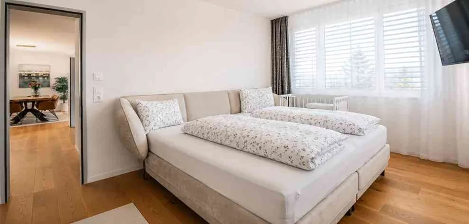 Exklusive 4.5-Zimmer-Maisonette-Attikawohnung mit Lift – Foto 4 von 13