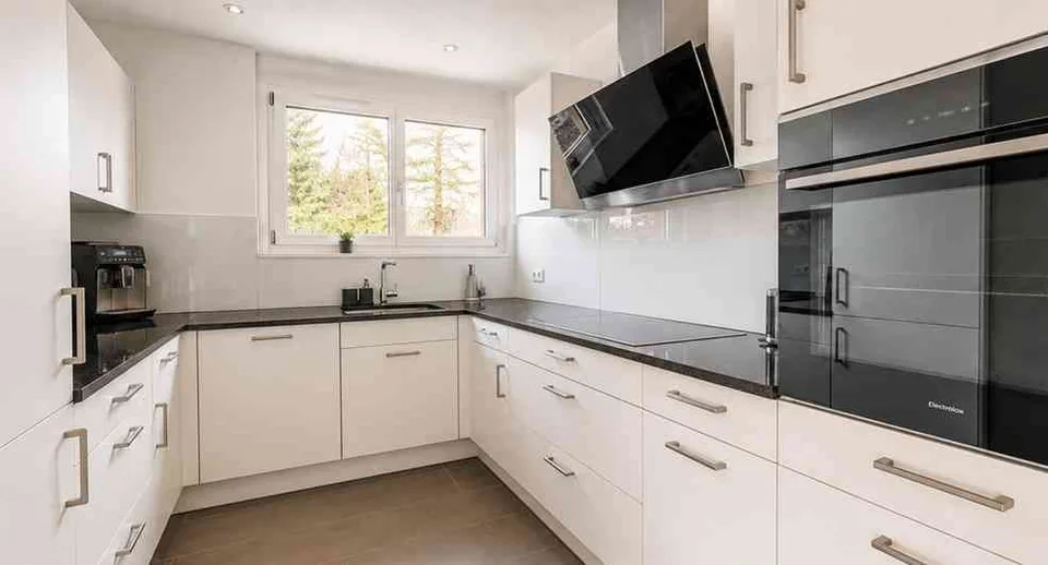 Moderne 3.5-Zimmer-Terrassenwohnung im Neubau – photo 3 sur 12