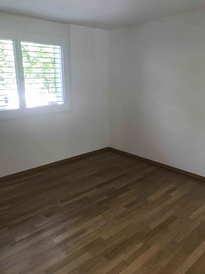 Moderne 3.5-Zi-EG-Wohnung mit grossem Sitzplatz