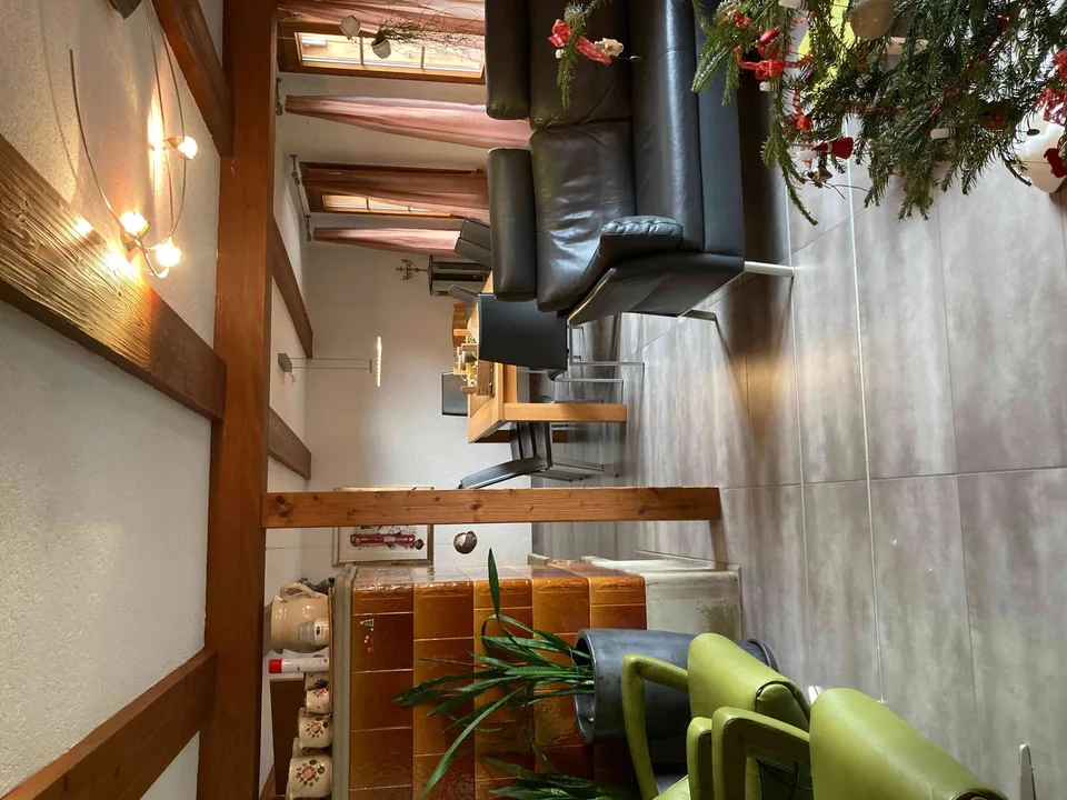 Wohnen im Bauernhaus mit Charme, Platz & Gartenparadies