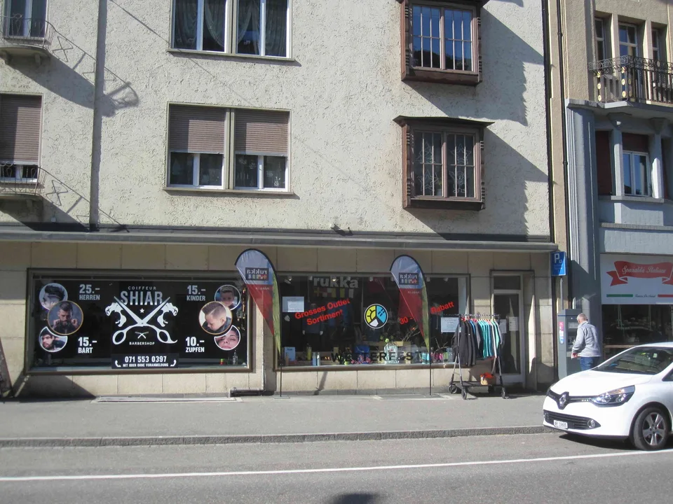 Mehrfamilien-/Gewerbehaus im Herzen von Herisau – foto 2 di 2