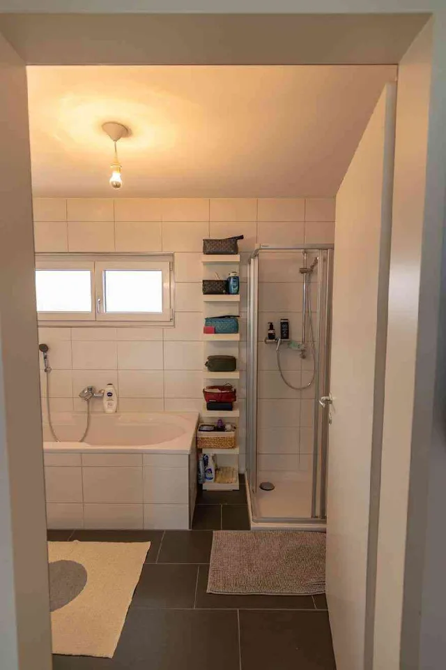 2,5 Zi Attika Wohnung-unverbaubare Aussicht inkl. TG + Aussenparkplatz – foto 11 di 13