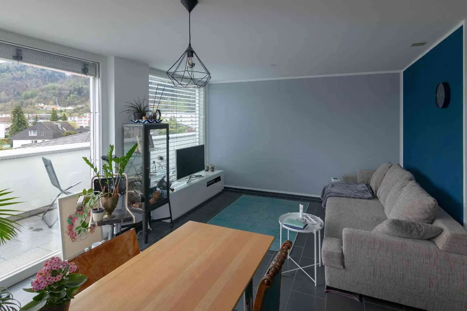 2,5 Zi Attika Wohnung-unverbaubare Aussicht inkl. TG + Aussenparkplatz – foto 7 di 13