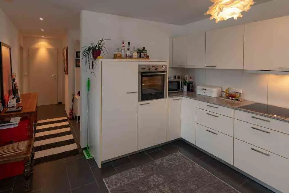 2,5 Zi Attika Wohnung-unverbaubare Aussicht inkl. TG + Aussenparkplatz – foto 5 di 13