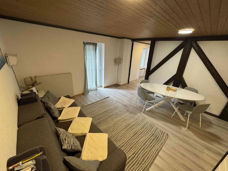 Schöne 2,5-Zimmer-Wohnung mit Bergblick