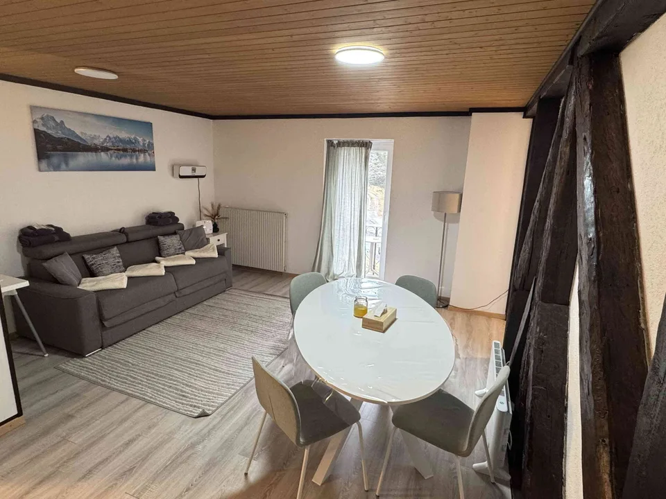 Schöne 2,5-Zimmer-Wohnung mit Bergblick