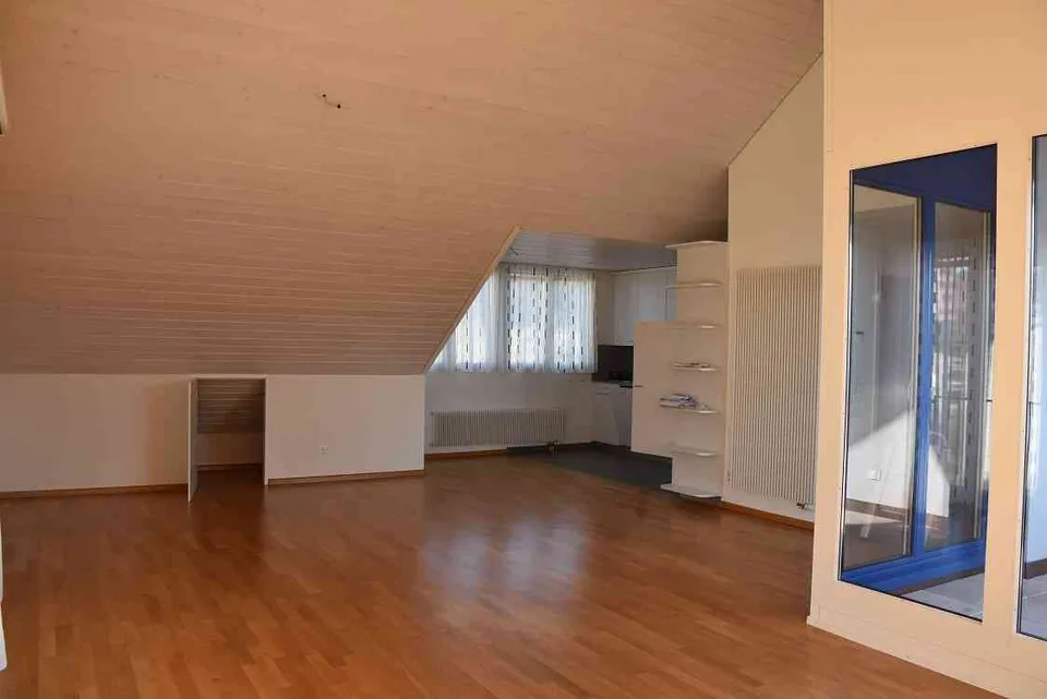 4.5 Z-Dachwohnung mit Terrasse Wfl. 122 m2