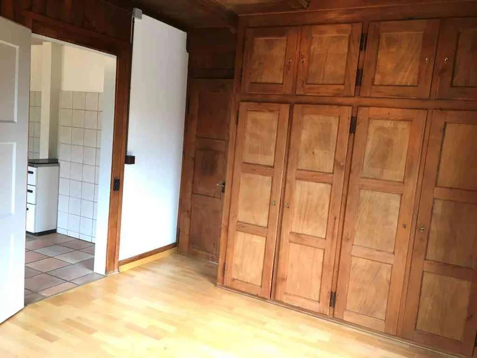 Heimelige 2,5-Zi-Wohnung mit grossem überdeckten Sitzplatz und Garten