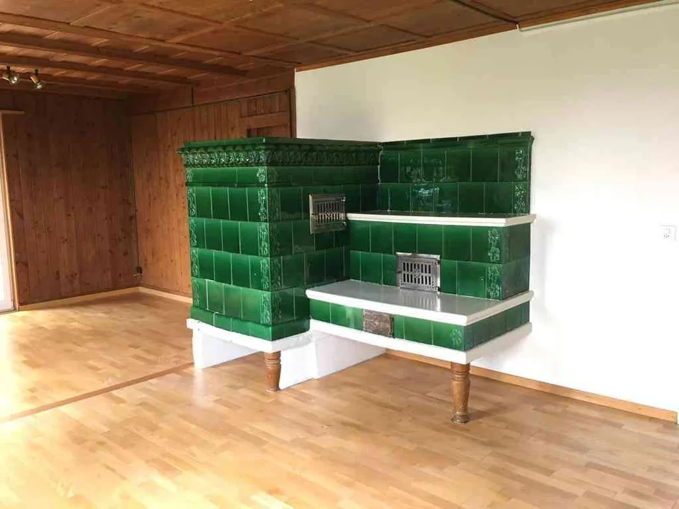 Heimelige 2,5-Zi-Wohnung mit grossem überdeckten Sitzplatz und Garten