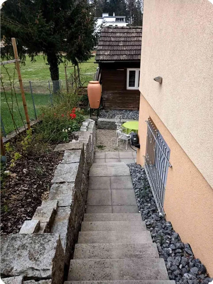 Modernes studio apartment, im sommer kühle Wohnung in Vorstadtviertel