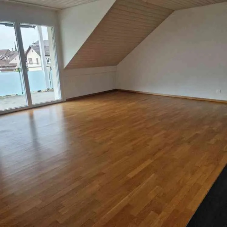 Sonnige 3.5 Zimmer- Dachwohnung in Stein per sofort zu vermieten