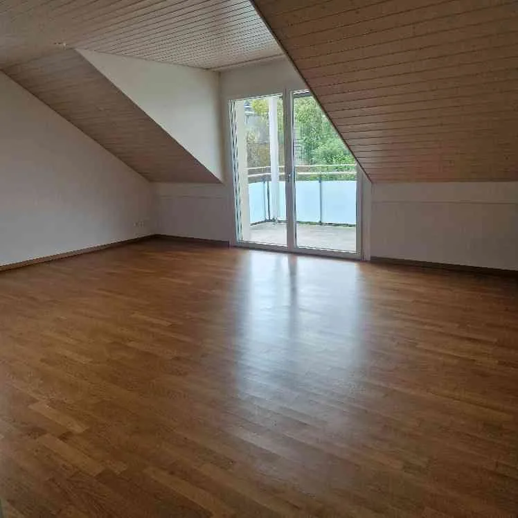 Sonnige 3.5 Zimmer- Dachwohnung in Stein per sofort zu vermieten