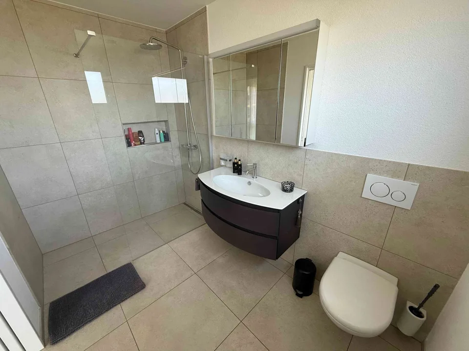 grosszügige und helle 3 ½-Zimmerwohnung (BGF 116 m2) – photo 10 sur 12