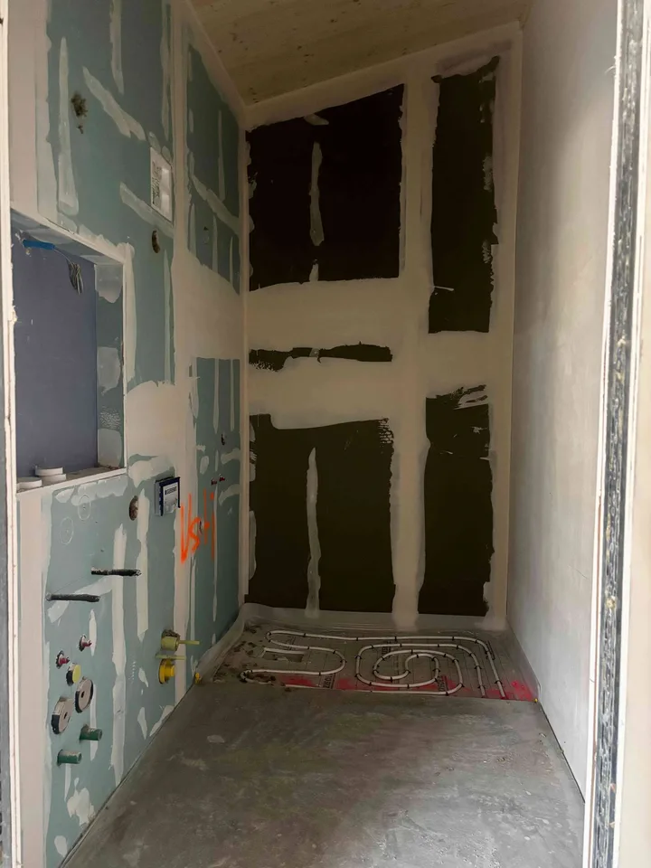 Lichtdurchflutetes Neubau-Studio in Maienfeld zu vermieten