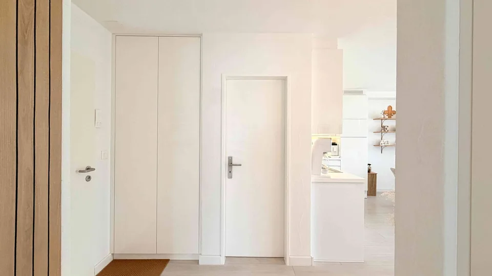 Lichtdurchflutete 3,5-Zimmer-Wohnung mit Bergsicht – foto 7 di 13
