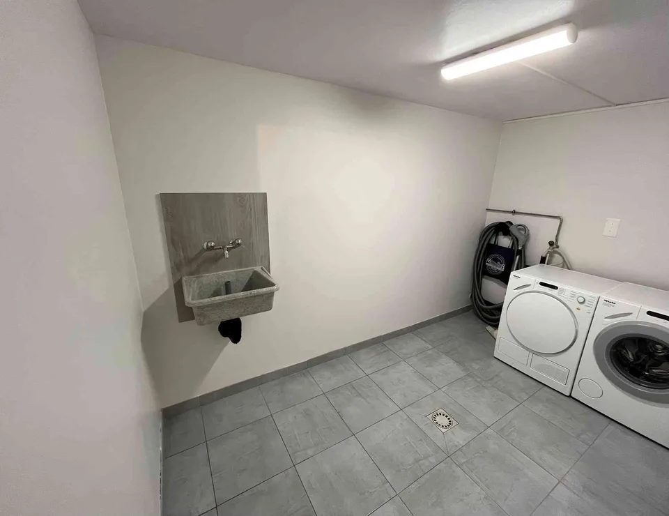 Saillon : appartement rénové, cuisine séparée et grande terrasse