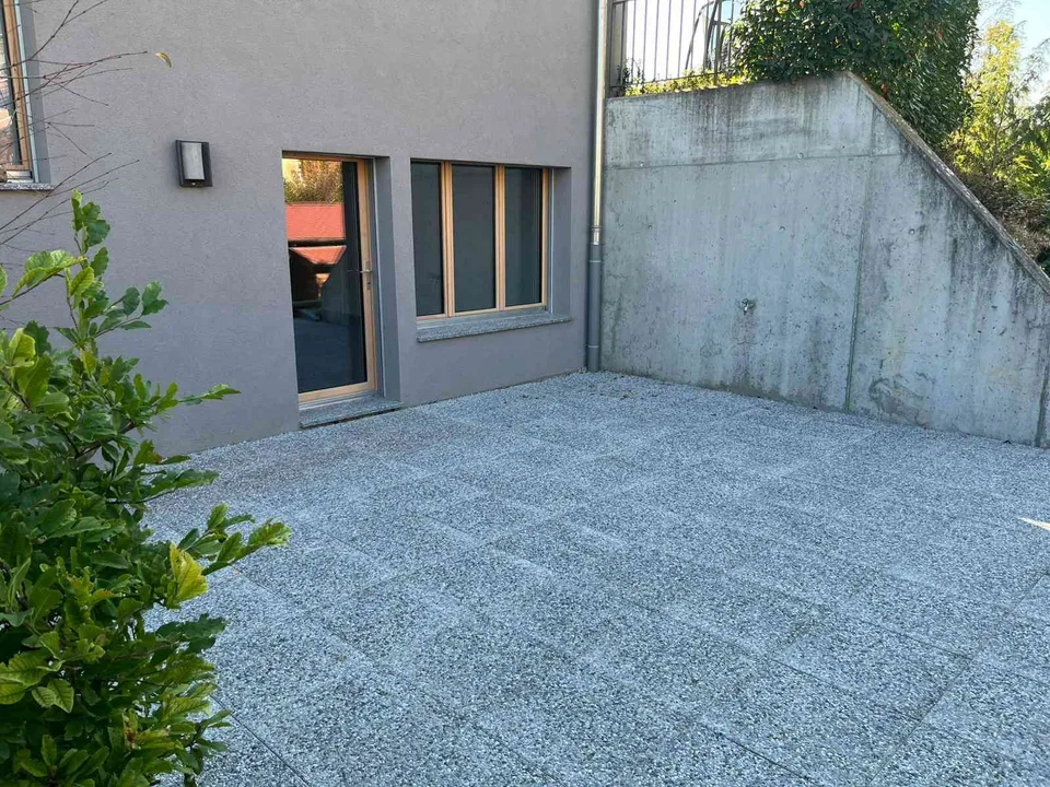 Saillon : appartement rénové, cuisine séparée et grande terrasse