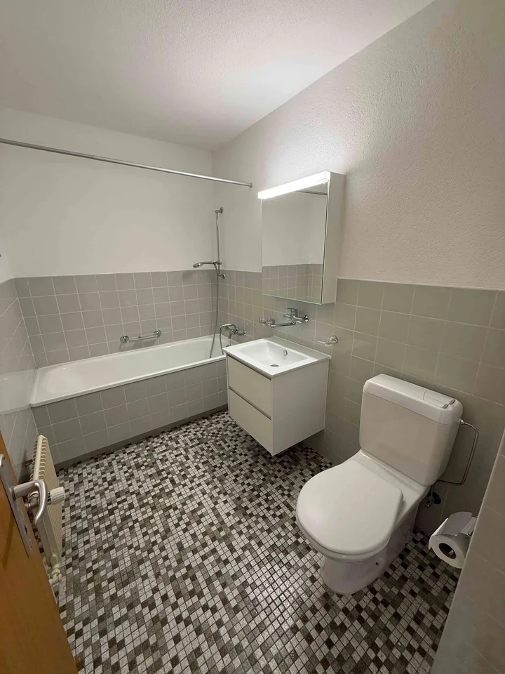 ?? 3.5-Zimmer-Wohnung in Domat/Ems – frisch renoviert