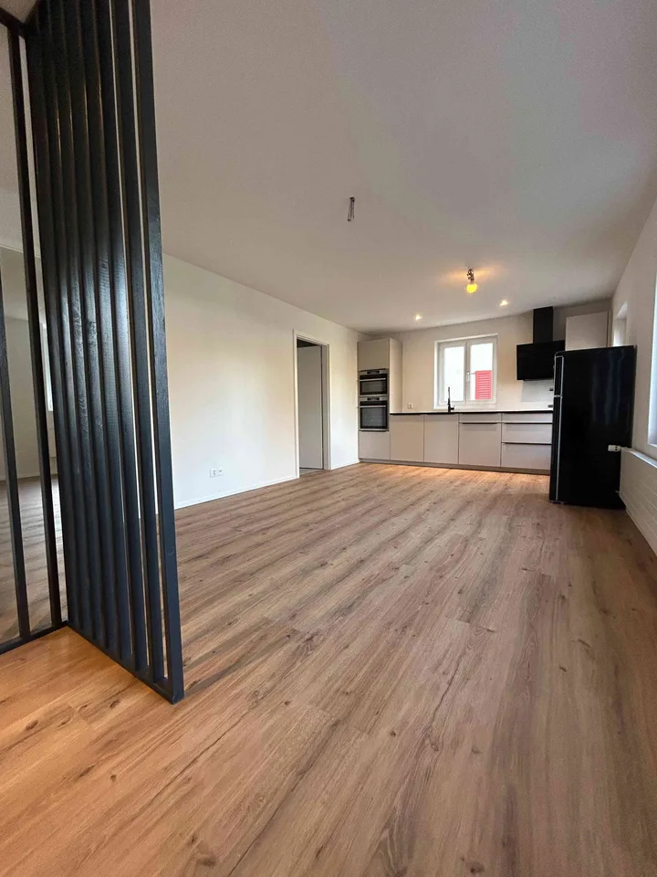 modernes Zuhause mit Einliegerwohnung – photo 11 of 12